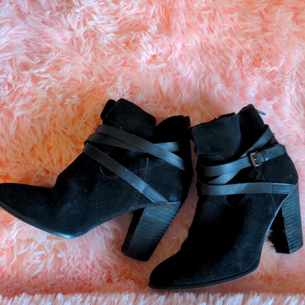 💥Carlos Santana Mile Black Booties